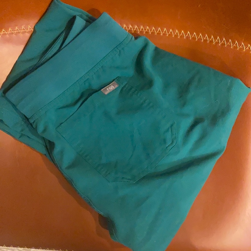 Hunter green scrub bottoms small